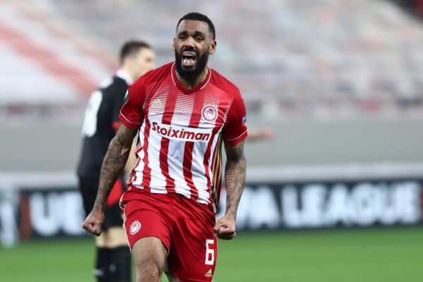 Εμβιλά για το γκολ του: «Σκέφτηκα να σουτάρω – Ο Μοντέστο μου λέει να μην διστάζω»