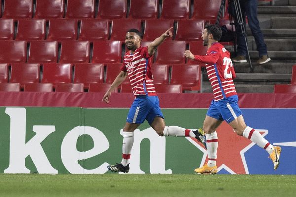 «Κόλλησαν» στο 1-1 Μπενφίκα-Άρσεναλ, μεγάλη νίκη (2-0) της Γρανάδα επί της Νάπολι