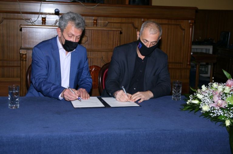 Αδελφοποίηση Δήμου Πειραιά και Δήμου Δυτικής Σάμου