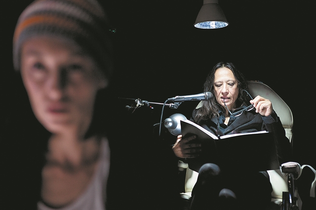 Αντζελα Μπρούσκου: «Η ρίζα του κακού είναι οι θεατρικές δομές»