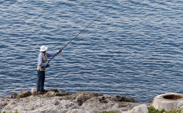 Αρση μέτρων: Επιτρέπεται το ερασιτεχνικό ψάρεμα