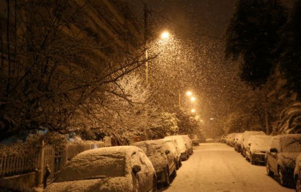 Κακοκαιρία «Μήδεια»: Στον πάγο η Ελλάδα – Χιόνια στο κέντρο της Αθήνας