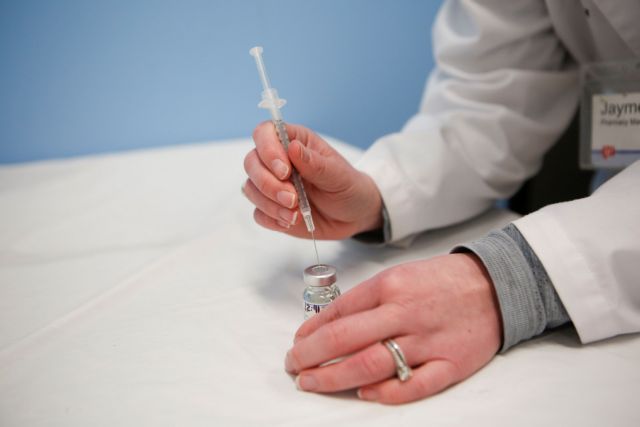 Κοροναϊός : Δεν χρειάζεται μπουν καραντίνα όσοι έχουν κάνει και τις δύο δόσεις των εμβολίων