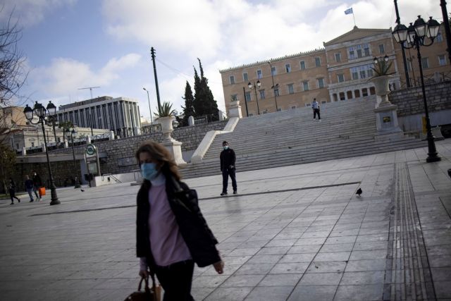 Κοροναϊός : Στο τραπέζι η χρήση διπλής μάσκας – Τι λένε οι ειδικοί