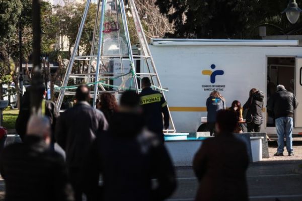 Κοροναϊός : Καμπανάκι για αύξηση των νοσηλειών λόγω μεταλλάξεων – Τι λένε Κίττας, Μεταλλίδης στο MEGA