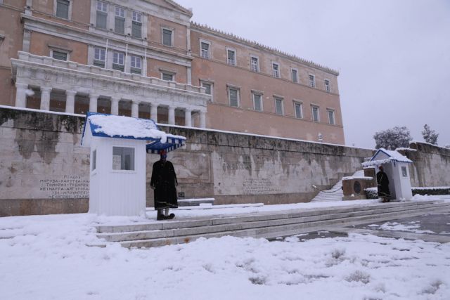 Μήδεια : Πώς ο χιονιάς «παρέλυσε» η Αττική σε 24 ώρες