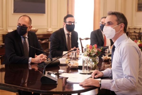 Υπουργικό συμβούλιο : Συνεδριάζει στις 11:00 υπό τον Μητσοτάκη – Στο επίκεντρο τηλεργασία στο δημόσιο και συνεπιμέλεια τέκνων
