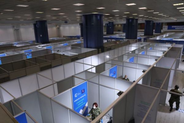 Κοροναϊός : Διχογνωμία για την πράσινη κάρτα εμβολιασμού – Τι είπε ο Δερμιτζάκης στο MEGA