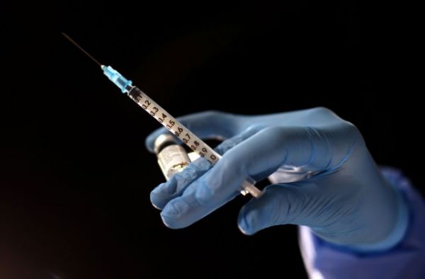 Πρόταση Μόσιαλου για αλλαγές στην επιτροπή των λοιμωξιολόγων