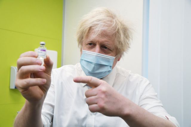 Μπόρις Tζόνσον: Αναπόφευκτα τα πιστοποιητικά εμβολιασμού για τα ταξίδια