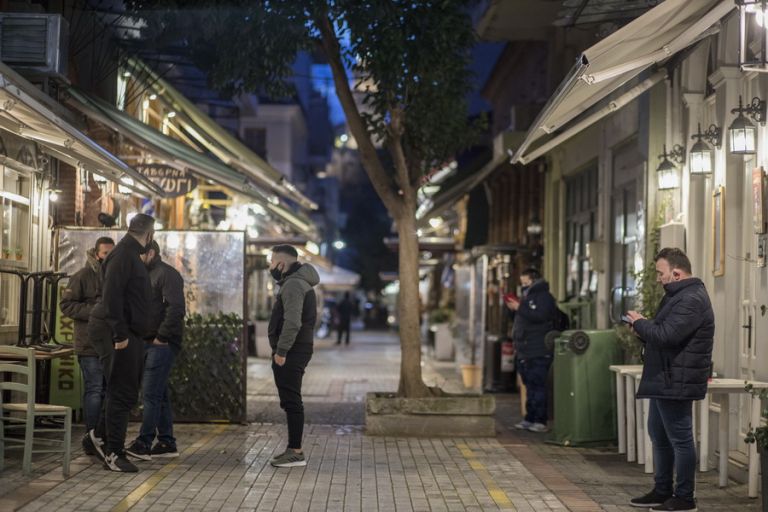 Τρίκαλα : «Άνοιξαν» ταβέρνες και καφετέριες