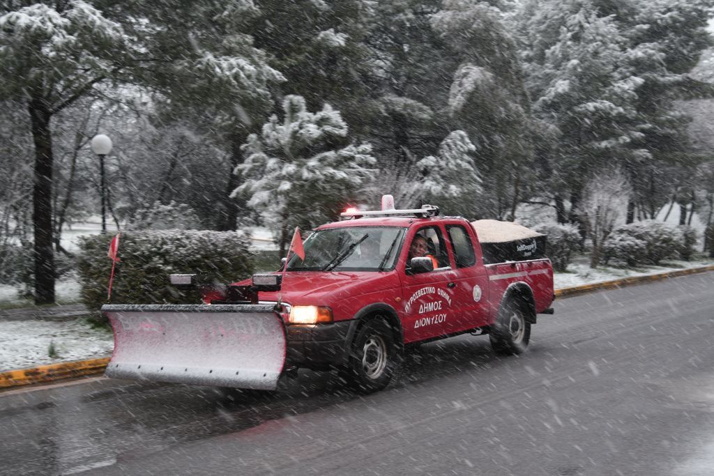 «Μήδεια» : Πού έχει διακοπεί η κυκλοφορία λόγω κακοκαιρίας – Πού χρειάζονται αντιολισθητικές αλυσίδες