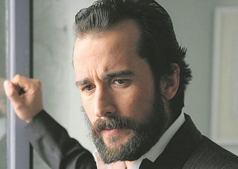 Τάσος Νούσιας : «Εξαπατημένη νυν υπουργός Πολιτισμού για παιδεραστή – βιαστή»