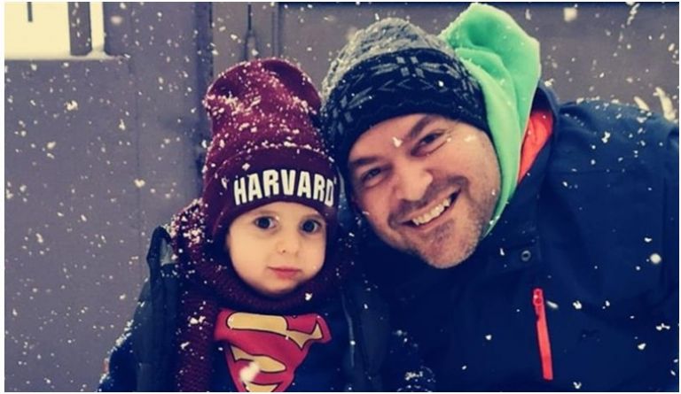 Παναγιώτης – Ραφαήλ: Παίζει και χαίρεται το χιόνι