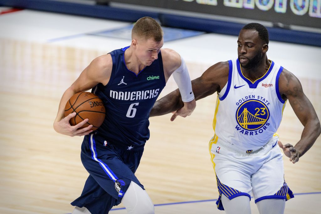 Οι Μάβερικς «χτύπησαν» την πόρτα των Γουόριορς για ανταλλαγή Πορζίνγκις