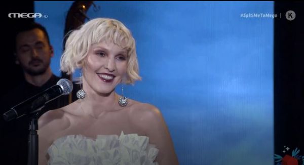 Η πρώτη… ανατροπή της βραδιάς από την Τάμτα σε επιτυχίες του Μάνου Ξυδούς