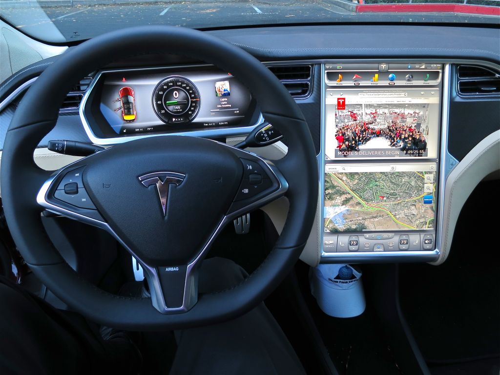 H Tesla ανακαλεί δεκάδες χιλιάδες οχήματα στις ΗΠΑ
