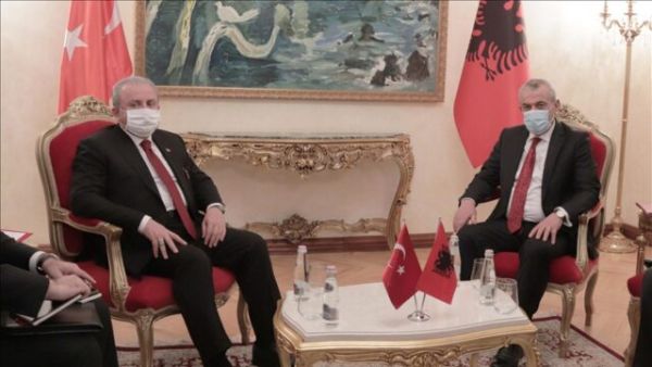 Αλβανία : Η Τουρκία ανοίγει προξενείο στον Αυλώνα και το Δημοκρατικό Κόμμα υιοθετεί… την «τσαμουριά»