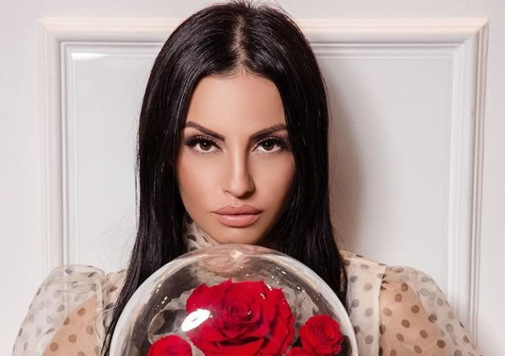 Δήμητρα Αλεξανδράκη : Απαντά για πρώτη φορά στις φήμες εγκυμοσύνης