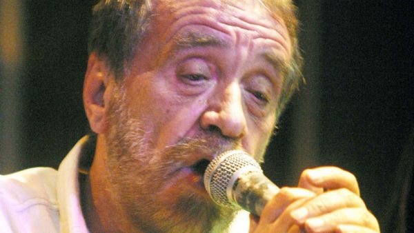 ΚΚΕ : Με βαθιά θλίψη απευθύνουμε το τελευταίο αντίο στον Αντώνη Καλογιάννη