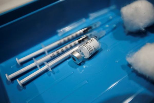 Κοροναϊός : Διαδοχικά «όχι» στο εμβόλιο της AstraZeneca στους άνω των 65 ετών – Τι θα κάνει η Ελλάδα