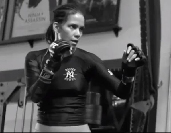 Χάλι Μπέρι: Σκηνοθετικό ντεμπούτο με την ταινία «Bruised»