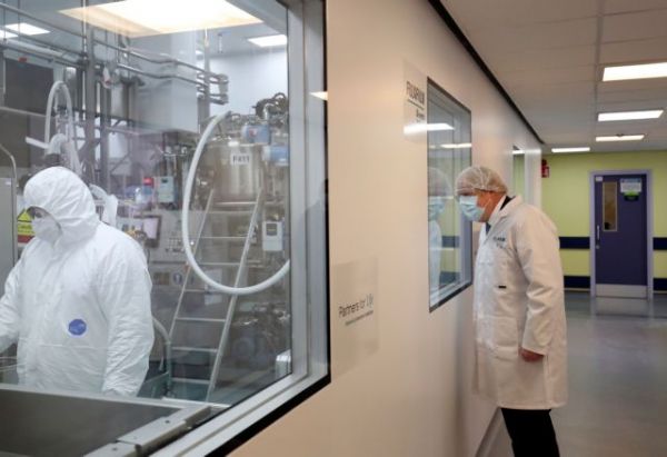 Κοροναϊός : Την πρώτη δόση έλαβαν 14,5 εκατ. Βρετανοί
