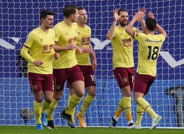 Νίκη παραμονής για την Μπέρνλι (3-0)