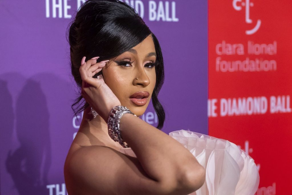 Cardi B: Δείτε την δραστική αλλαγή στην εμφάνιση της σταρ