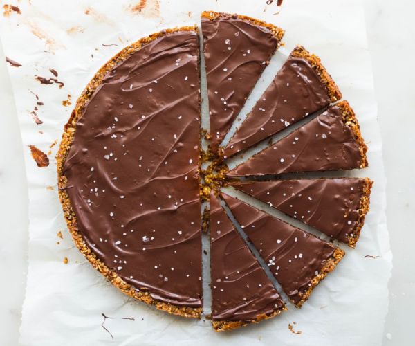 Σοκολατένια τάρτα με κρούστα από κινόα