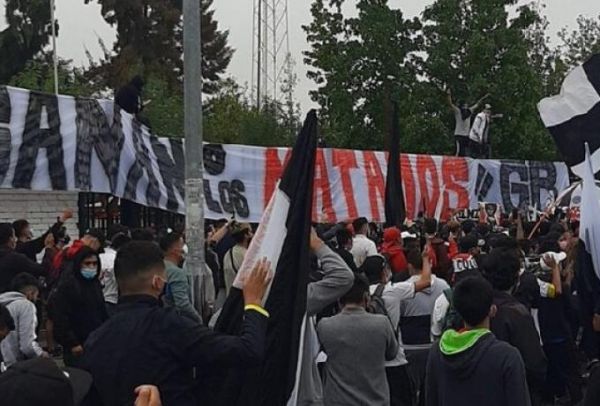 Ζήτημα ζωής και θανάτου : Το πανό οπαδών της Κόλο Κόλο έγραφε «Νικάτε ή σας σκοτώνουμε»