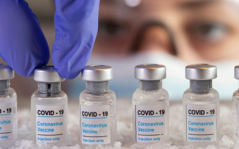 Πιθανή η προσθήκη επιπλέον αναμνηστικής δόσης εμβολίου έναντι νέων στελεχών του κοροναϊού