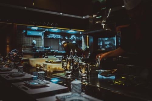 «Κουζίνες φαντάσματα» : η ανερχόμενη τάση στην εστίαση, εν μέσω πανδημίας