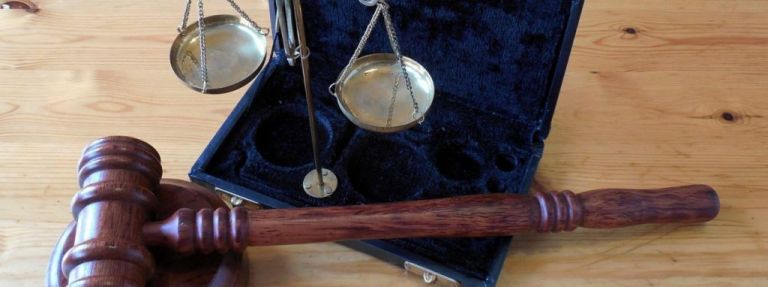 διαΝΕΟσις : Οι τρεις μεταρρυθμίσεις που απαιτούνται στο δικαστικό σύστημα