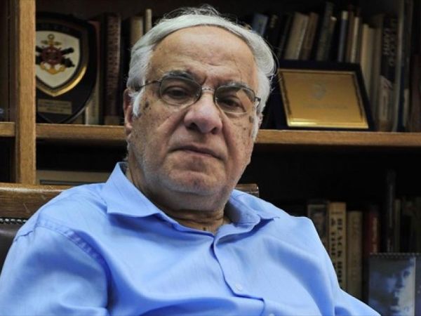 Διονύσης Σιμόπουλος: «Χρειαζόμαστε καινούργια μοντέλα, νέα πρότυπα»