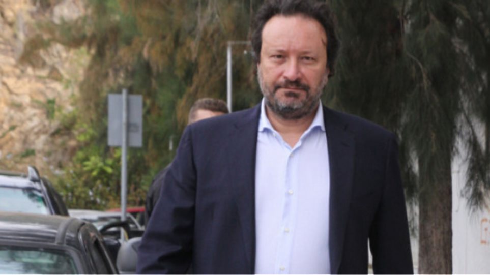 Δημήτρης Λιγνάδης : «Επίθεση» στον Διονύση Παναγιωτάκη – «Υποστηρίζετε αυτό το απόβρασμα»