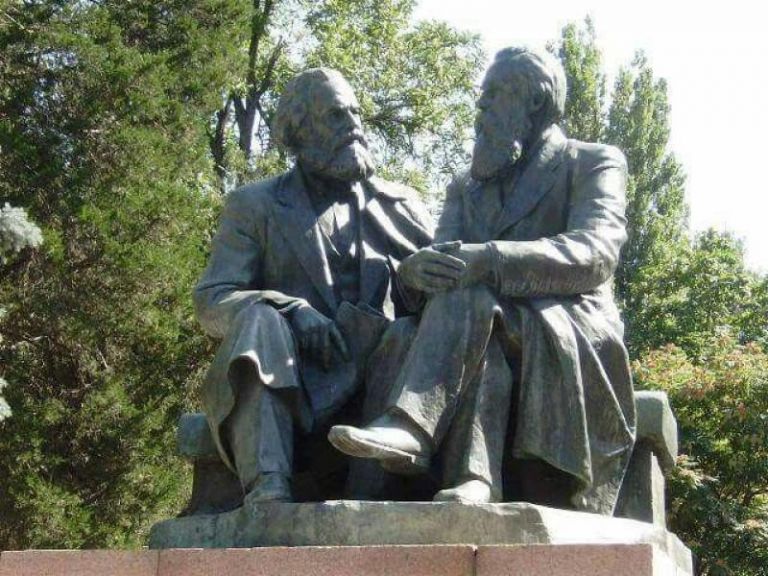 Εχουν οι προλετάριοι πατρίδα;