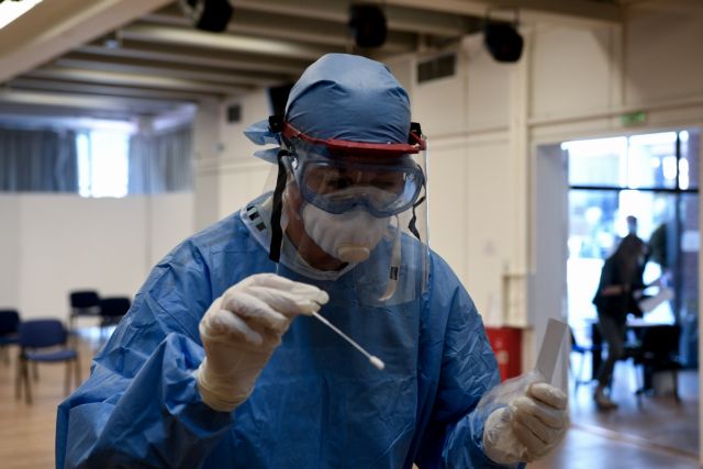 Κοροναϊός : Τα όπλα των ειδικών για να μην επικρατήσουν οι μεταλλάξεις – Τι φταίει και διασπείρονται ραγδαία στην Αττική