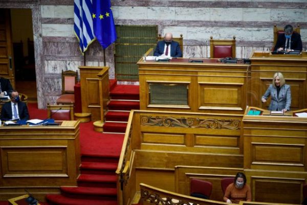 Πολιτική συνεννόηση ζήτησε η Γεννηματά για την πανδημία