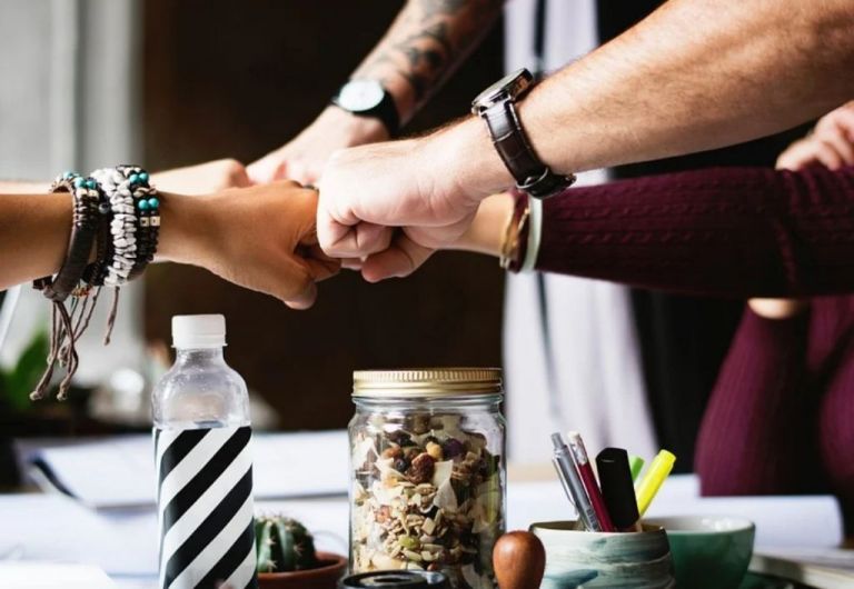 Πώς επηρεάστηκαν οι ανθρώπινες σχέσεις στην πανδημία – Κερδισμένοι και χαμένοι την εποχή του κοροναϊού