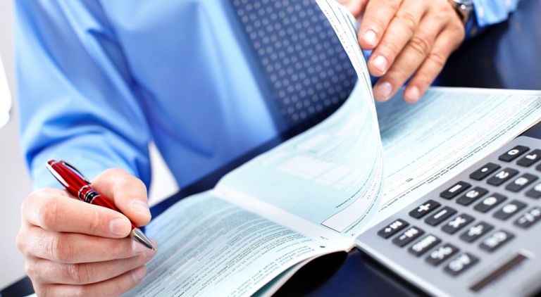 Φορολογικές δηλώσεις : Πότε θα υποβληθούν – Τι γίνεται με αποδείξεις και τεκμήρια