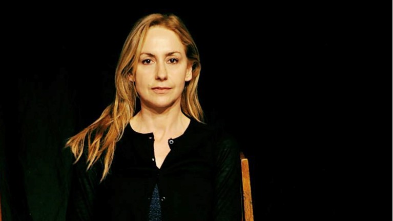 Ελένη Γκασούκα: «Έκλαψα με λυγμούς για τον ηθοποιό που έσπαγε στο ξύλο ο Φιλιππίδης»
