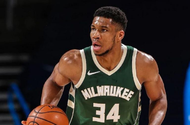 Αντετοκούνμπο : Μου λείπει η ελληνική σημαία από τα γήπεδα