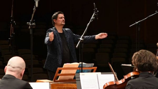 Η Καμεράτα του Γιώργου Πέτρου σε συνθέσεις Vivaldi