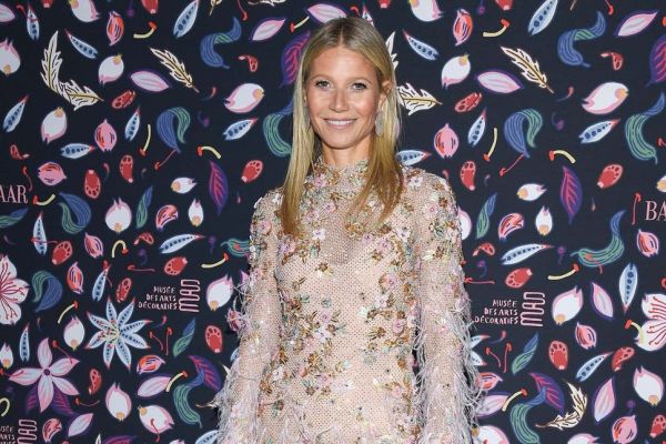 NHS εναντίον Γκουίνεθ Πάλτροου- Συμβούλευε «κομπούχα και κίμτσι» για τον κοροναϊό