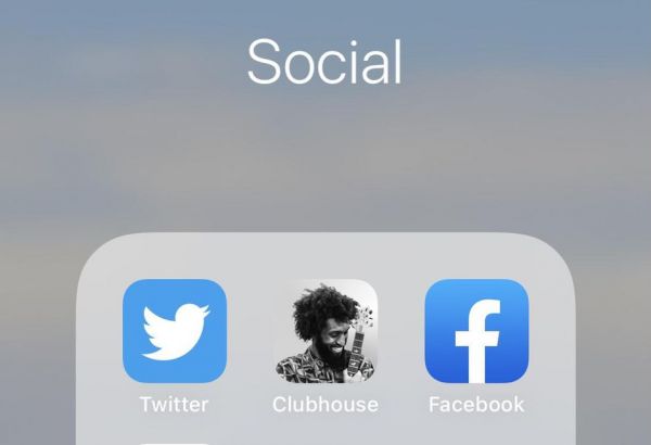 Clubhouse: To νέο μέσο κοινωνικής δικτύωσης που μπαίνεις μόνο με πρόσκληση