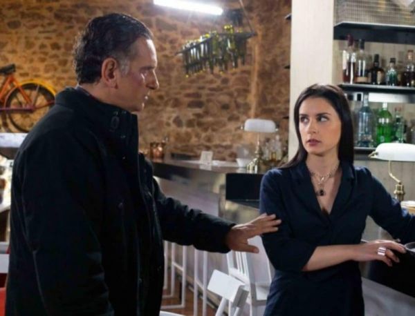 Καφέ της Χαράς : Αυτή είναι η σκηνή σεξουαλικής παρενόχλησης που έκοψε ο ΑΝΤ1