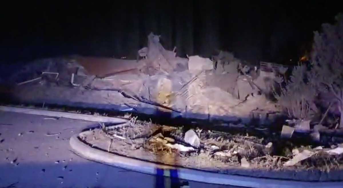 Συγκλονίστηκε η Καστοριά : Φοβερή έκρηξη ισοπέδωσε εμβληματικό ξενοδοχείο 4 ορόφων (βίντεο)