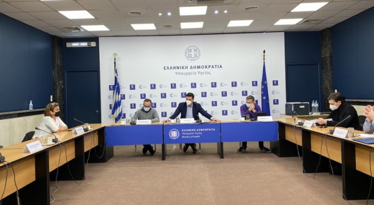 Κοροναϊός : Σύσκεψη Κικίλια για τις ΜΕΘ της Αττικής – Κρίσιμες οι επόμενες 15 μέρες