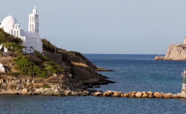 Το ελληνικό νησί που έχει μια εκκλησία για κάθε ημέρα του έτους